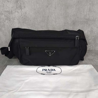 프라다 리나일론 사피아노 레더 숄더백