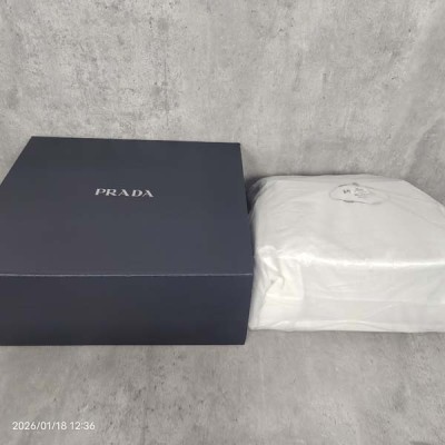 프라다 익스플로어 나일론 백팩 2VZ118